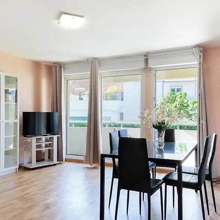 Апартаменты Comfortable Close To And Center