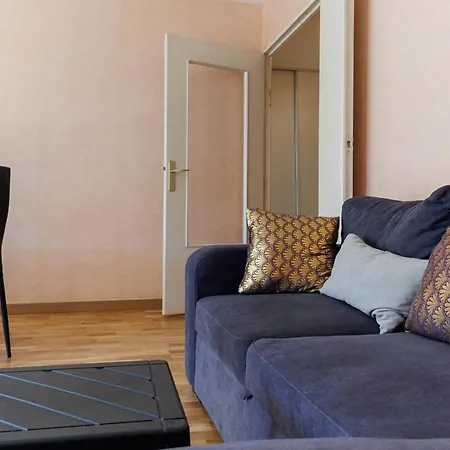 Апартаменты Comfortable Close To And Center